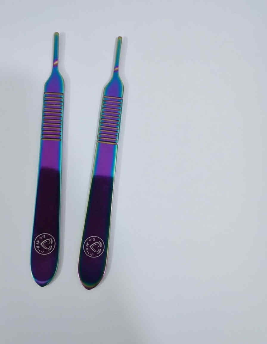 Sole At Heart Titanium coated, high quality stainless steel blade handle. Size 3